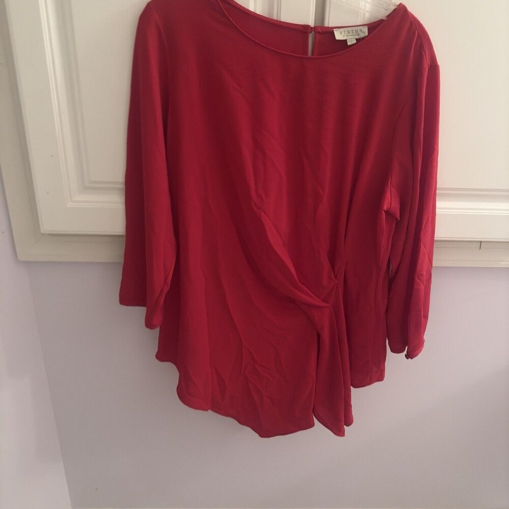 Status red ruched knot twist top 3/4 sleeves boat neck size L
